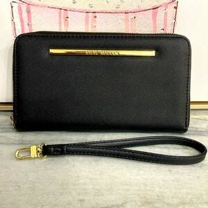 Steve Madden BZIPPY‎ Women's Zip Around Wallet/Wristlet with gold hardware Black